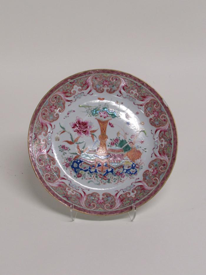 Famille-rose Plate with Auspicious Still-Life Design