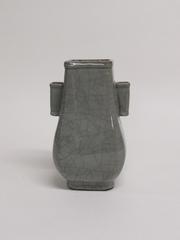 Fang-hu Vase with Crackle Glaze