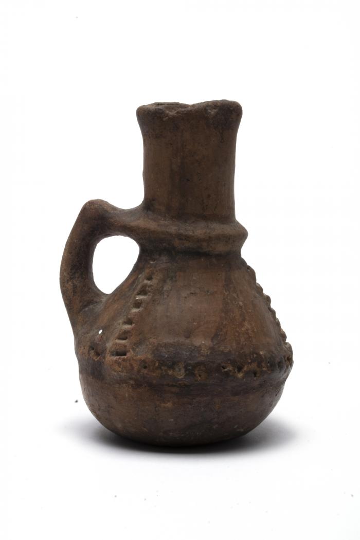 Small Ewer with Thumbnail Decoration