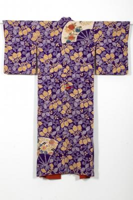 Short-Sleeved Kimono with Fans and Scrolling Floral Designs
