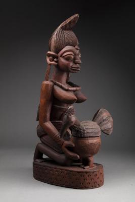 Kneeling Figure with Offering Bowl (Olumeye)