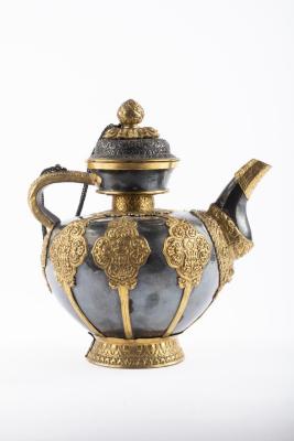 Teapot with Banded Medallions