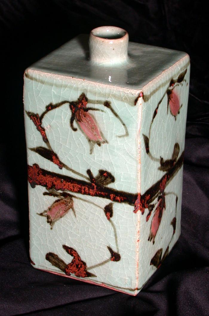 Square Vase with Bellflower Design