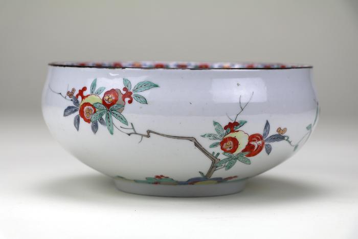 Bowl with Kakiemon-style Decoration